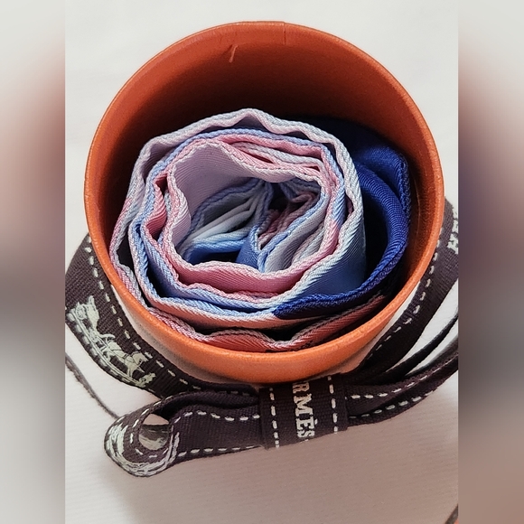 Hermes Twilly "Les Voitures Exquises" - Bleu/Rose/Vert - Picture 4 of 16